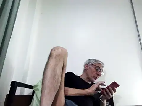 Snapshot of BIGUNCUTHARDCOCK chatting on 03-03-25, 02:26 BIGUNCUTHARDCOCK online show from 03-03-25, 02:26