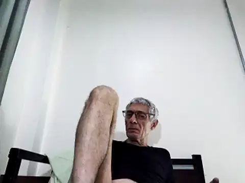 Snapshot of BIGUNCUTHARDCOCK chatting on 03-04-25, 01:28 BIGUNCUTHARDCOCK online show from 03-04-25, 01:28