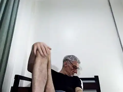 Snapshot of BIGUNCUTHARDCOCK chatting on 03-05-25, 03:51 BIGUNCUTHARDCOCK online show from 03-05-25, 03:51