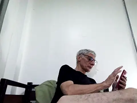 Snapshot of BIGUNCUTHARDCOCK chatting on 03-07-25, 02:23 BIGUNCUTHARDCOCK online show from 03-07-25, 02:23