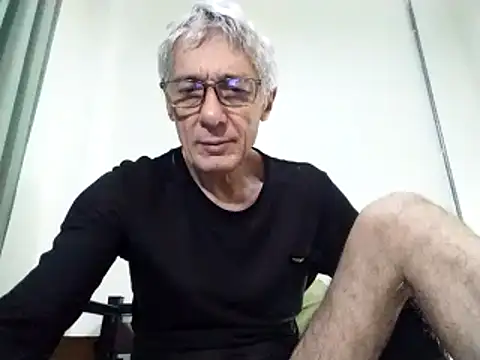 Snapshot of BIGUNCUTHARDCOCK chatting on 03-16-25, 12:45 BIGUNCUTHARDCOCK online show from 03-16-25, 12:45