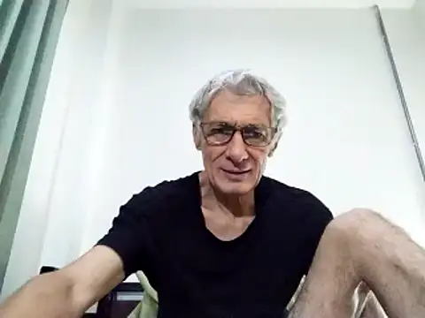 Snapshot of BIGUNCUTHARDCOCK chatting on 03-21-25, 01:45 BIGUNCUTHARDCOCK online show from 03-21-25, 01:45