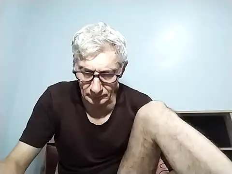 Snapshot of BIGUNCUTHARDCOCK chatting on 09-29-25, 02:06 BIGUNCUTHARDCOCK online show from 09-29-25, 02:06