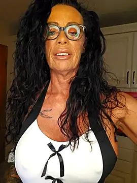 Misses-Cougar online show from 11-27-25, 06:48