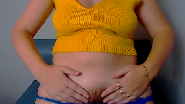 Snapshot of Longhairgirl chatting on 01-04-25, 01:42 Longhairgirl online show from 01-04-25, 01:42