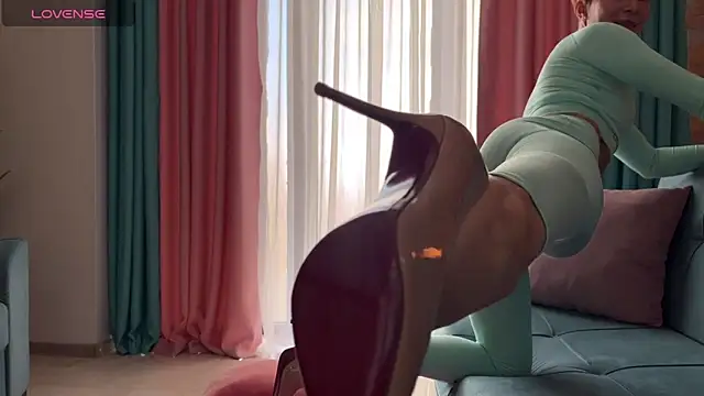 UrGoddessJenny online show from 12-20-25, 08:54