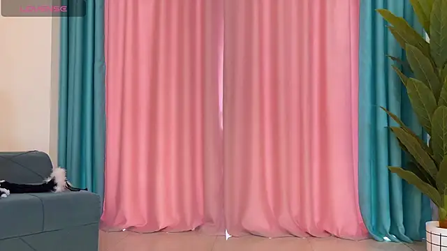 Snapshot of UrGoddessJenny chatting on 04-04-26, 10:57 UrGoddessJenny online show from 04-04-26, 10:57