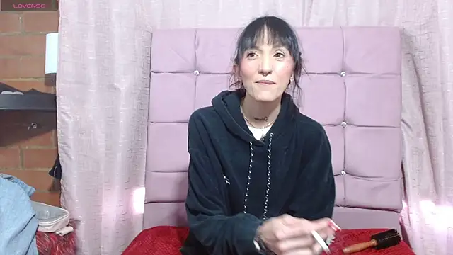 Snapshot of Sakura_and_yuki chatting on 12-10-24, 01:00 Sakura and yuki online show from 12-10-24, 01:00