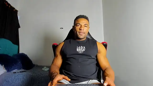 Snapshot of estebanlobo- chatting on 11-17-25, 09:20 estebanlobo- online show from 11-17-25, 09:20