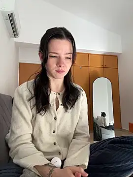 Snapshot of RoxiBlack chatting on 02-27-26, 07:19 RoxiBlack online show from 02-27-26, 07:19