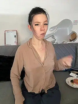 Snapshot of RoxiBlack chatting on 03-03-26, 08:42 RoxiBlack online show from 03-03-26, 08:42