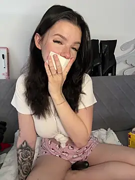 Snapshot of RoxiBlack chatting on 03-20-26, 09:03 RoxiBlack online show from 03-20-26, 09:03