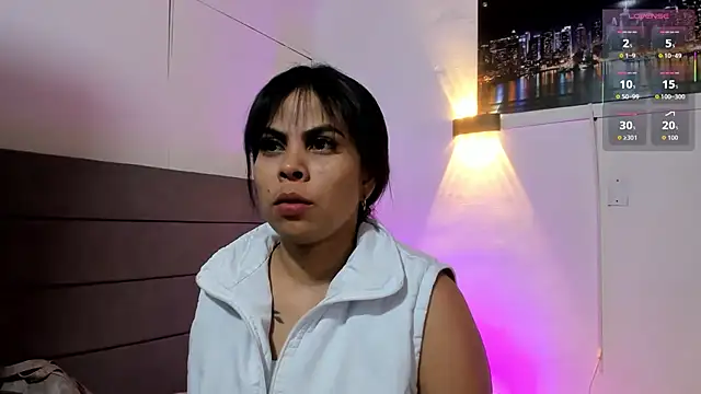Julieta Coopeer  online show from 05-24-26, 10:42