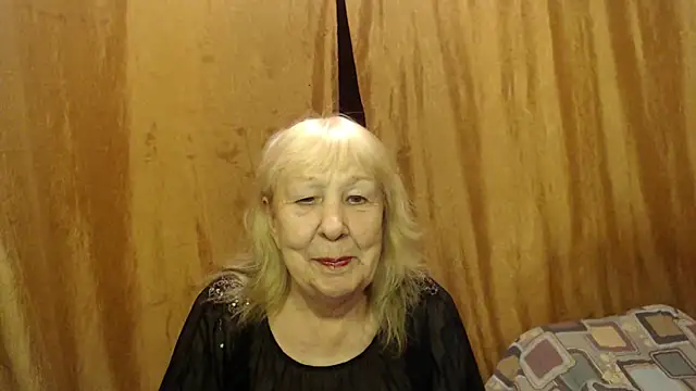 Snapshot of _Estelitta_5 chatting on 12-18-24, 11:19 Estelitta 5 online show from 12-18-24, 11:19
