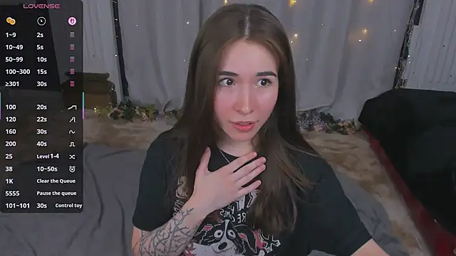 Snapshot of ashleyro1 chatting on 04-02-26, 05:27 ashleyro1 online show from 04-02-26, 05:27