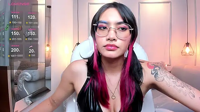 AzuraKindong online show from 12-26-24, 10:41