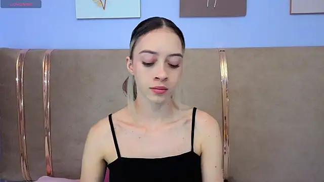 sophiia grey 1 online show from 09-22-25, 08:55