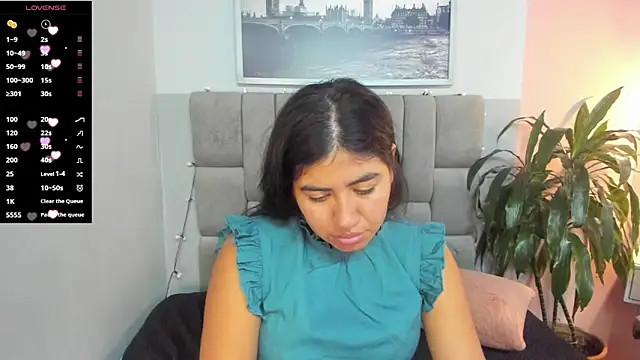 Snapshot of hottie_mine_ chatting on 01-21-25, 08:32 hottie mine online show from 01-21-25, 08:32