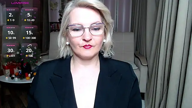BlondeBrilliant7 online show from 12-21-24, 08:21