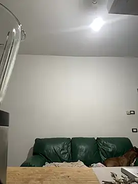 hugoprada online show from 01-26-25, 04:30