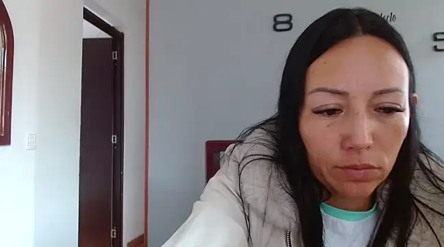 Laura martin  online show from 01-24-25, 04:06