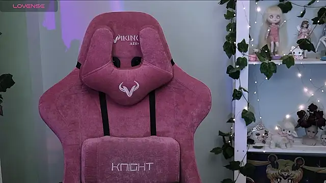 Snapshot of prettybones chatting on 03-04-26, 09:21 prettybones online show from 03-04-26, 09:21