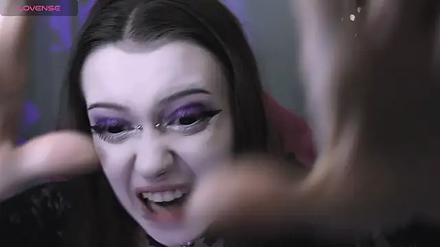 Snapshot of prettybones chatting on 03-22-26, 01:53 prettybones online show from 03-22-26, 01:53