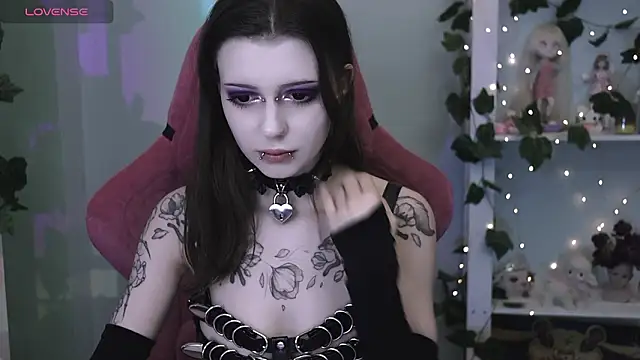 Snapshot of prettybones chatting on 03-26-26, 12:50 prettybones online show from 03-26-26, 12:50