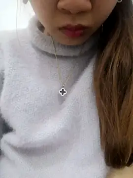 Snapshot of -Almira- chatting on 03-11-26, 03:56 -Almira- online show from 03-11-26, 03:56