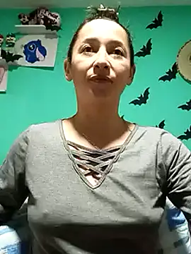 emilypoppy3 online show from 01-14-25, 12:11