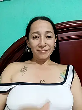 emilypoppy3 online show from 10-16-25, 02:23