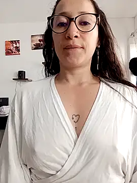 emilypoppy3 online show from 02-20-26, 07:14