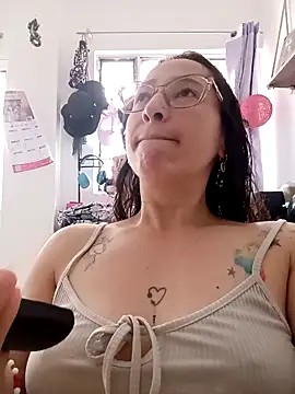 emilypoppy3 online show from 05-08-26, 12:43