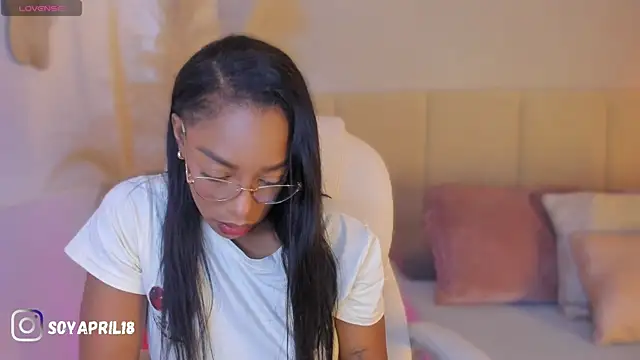 aprilebony  online show from 04-04-26, 10:57