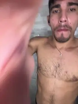 Snapshot of rich212002 chatting on 12-11-24, 03:45 rich212002 online show from 12-11-24, 03:45