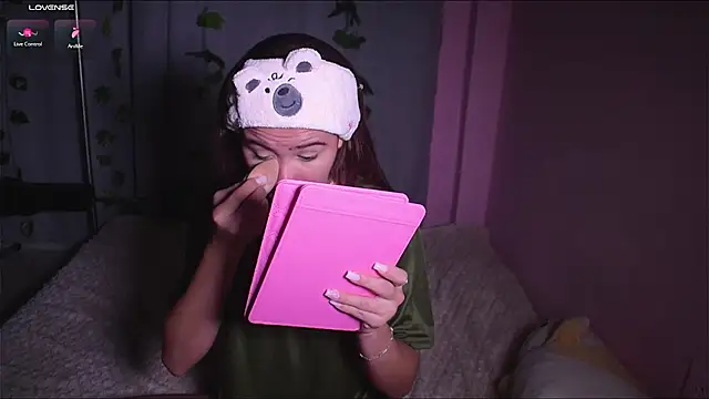 IsabellaFerreiraa online show from 02-07-25, 06:03