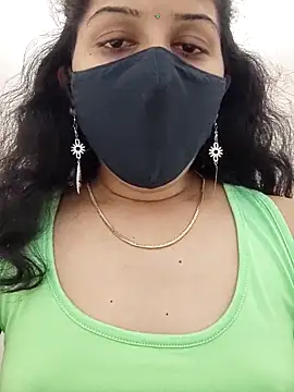 Snapshot of Angleannie chatting on 11-01-25, 04:20 Angleannie online show from 11-01-25, 04:20