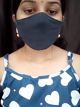 Snapshot of Angleannie chatting on 11-20-25, 01:00 Angleannie online show from 11-20-25, 01:00