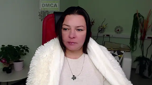 Snapshot of Lily_flower7 chatting on 09-26-25, 04:49 Lily flower7 online show from 09-26-25, 04:49