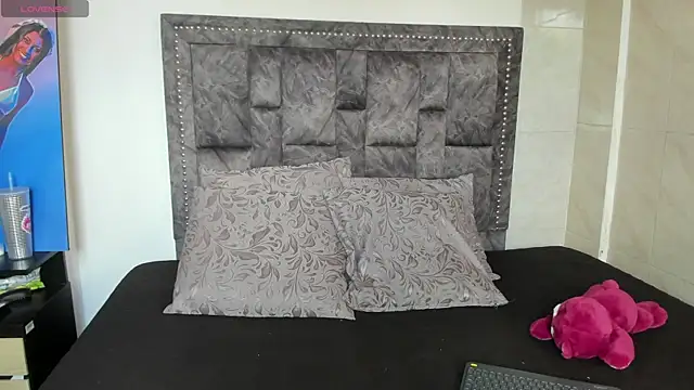 CandyRoxx1  online show from 05-06-26, 07:41