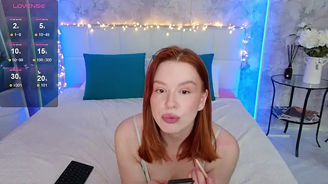 LucyHornyDoll online show from 12-17-24, 10:44