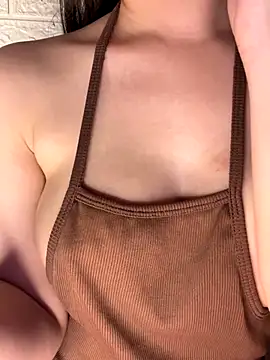 Snapshot of Thao-Cherry chatting on 10-14-25, 01:50 Thao-Cherry online show from 10-14-25, 01:50