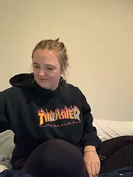 cammy2 online show from 12-26-24, 10:20