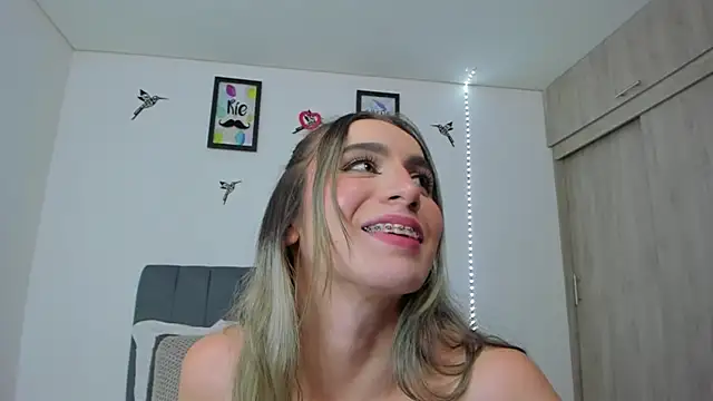 im sarah34 online show from 02-15-26, 08:02