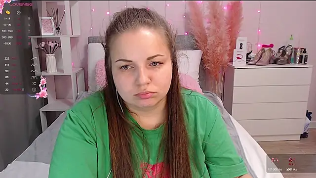 Snapshot of Crazyy_girl_ chatting on 03-18-25, 04:15 Crazyy girl online show from 03-18-25, 04:15