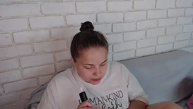 Snapshot of Crazyy_girl_ chatting on 09-22-25, 01:46 Crazyy girl online show from 09-22-25, 01:46