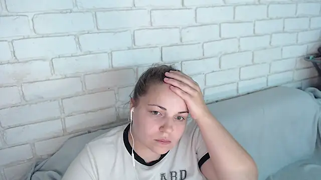 Snapshot of Crazyy_girl_ chatting on 11-02-25, 03:47 Crazyy girl online show from 11-02-25, 03:47