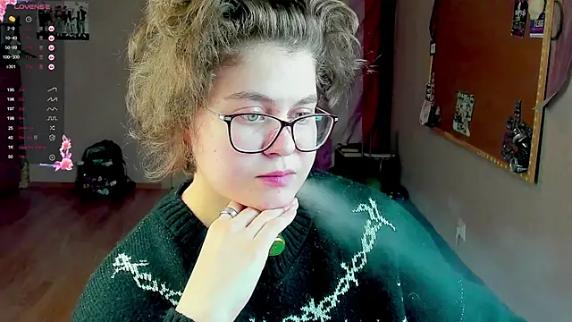 Snapshot of Sashy_Way chatting on 12-14-24, 07:03 Sashy Way online show from 12-14-24, 07:03