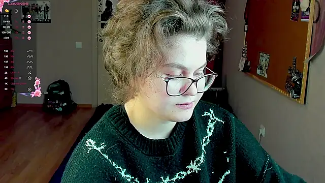Snapshot of Sashy_Way chatting on 12-14-24, 10:07 Sashy Way online show from 12-14-24, 10:07