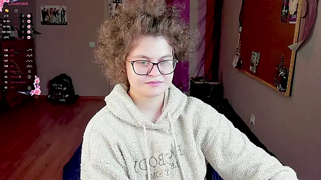 Snapshot of Sashy_Way chatting on 12-18-24, 03:15 Sashy Way online show from 12-18-24, 03:15